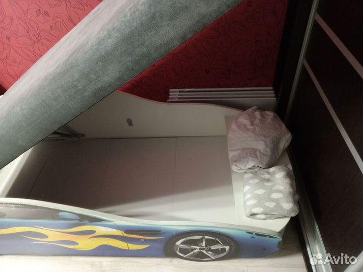 Детская кровать машинка с матрасом
