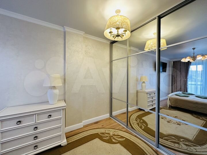 2-к. квартира, 55 м², 1/10 эт.