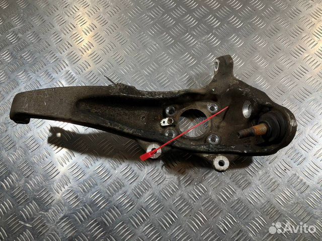 Кулак передний правый BMW 7 F01/F02 рест. 2014