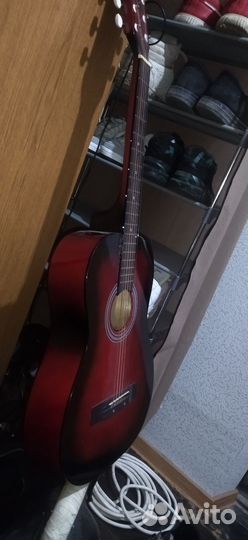 Акустическая гитара