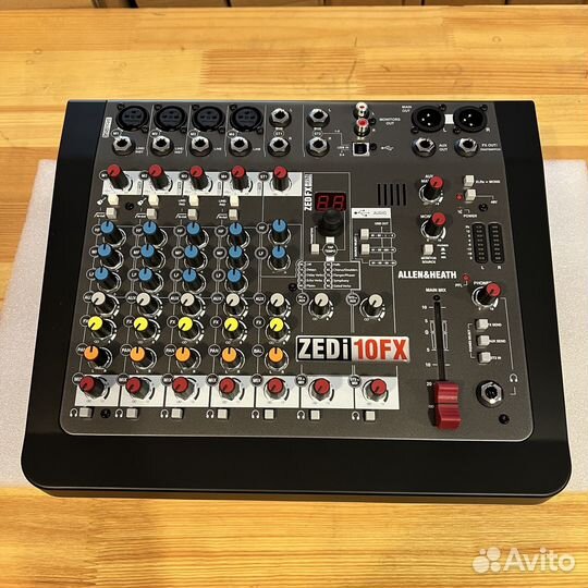 Allen & Heath ZEDi-10FX