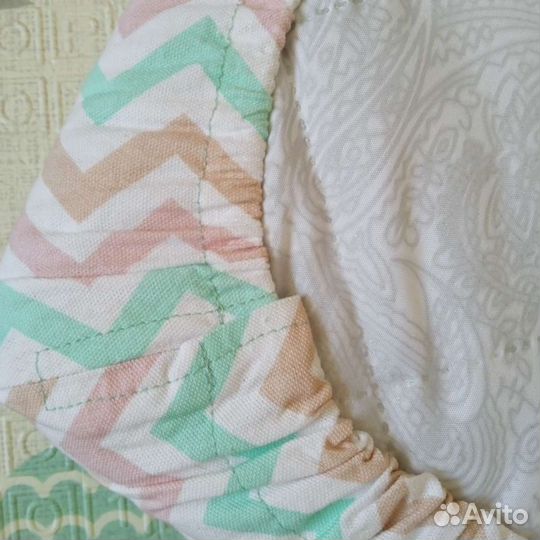 Матрас на пеленальный стол 53х72 + наматрасник б/у