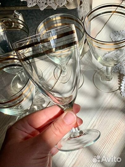 Винтажные бокалы с золотой лентой