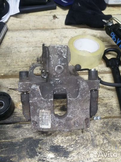 Суппорт задний левый citroen c5 x7 98 и км