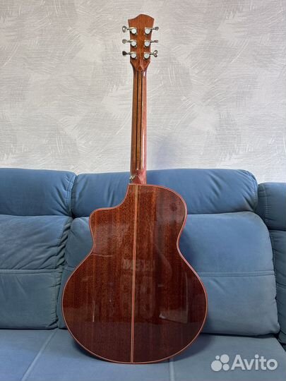 Акустическая гитара