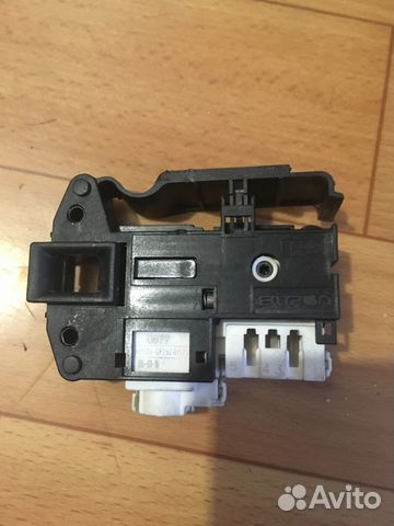 Блокировка люка стиральной машины Indesit iwsc 610