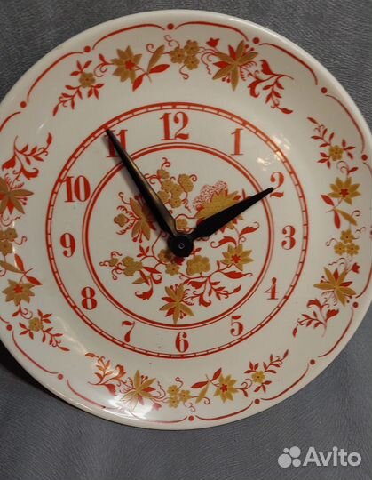 Часы настенные фаянс, винтаж
