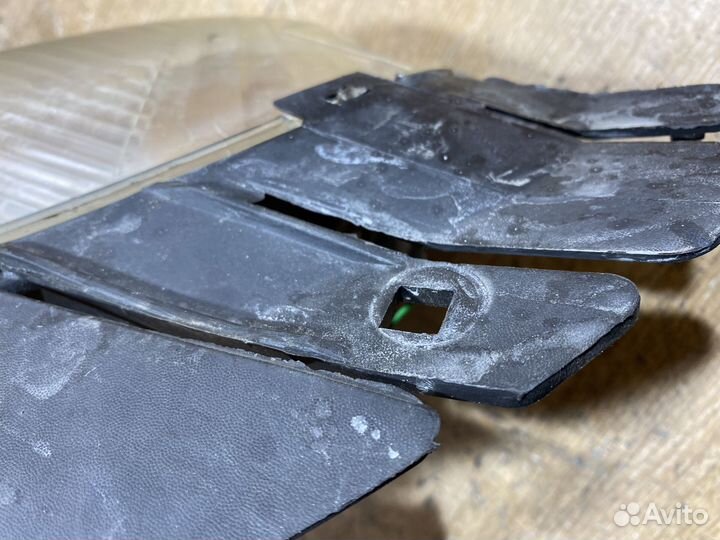 Фара передняя правая Citroen Xsara Picasso 142152