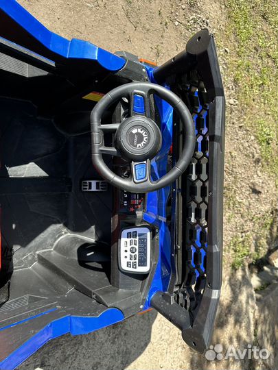 Детская машина на аккумуляторе с пультом