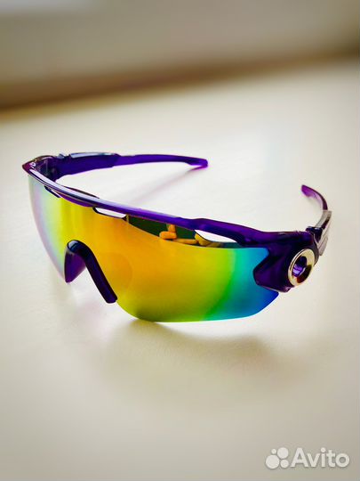 Фиолетовые спортивные солнцезащитные очки