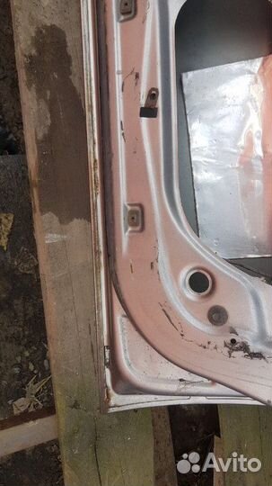 Дверь передняя правая Chrysler 300M