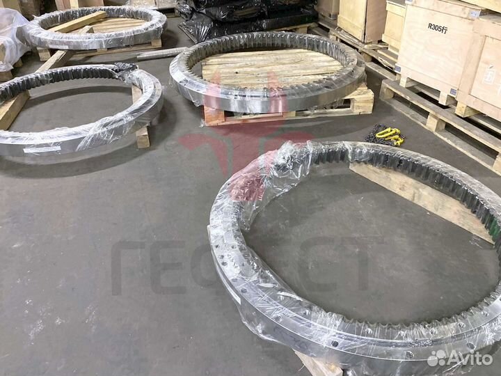 Опорно-поворотный круг Hyundai R330-9A 81Q9-01020