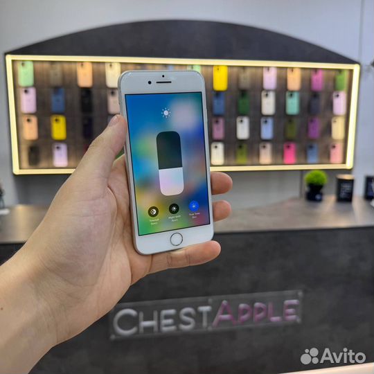 iPhone 8, 64 ГБ