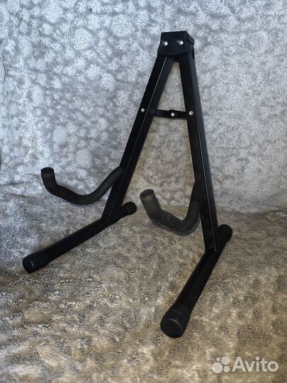 Стойка для гитары