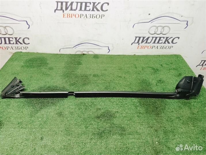 Уплотнитель стекла двери VW Passat CC 2008-2017