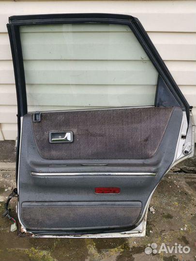 Дверь задняя правая mazda 626 GD