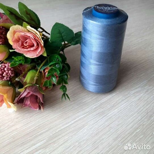 Нитки в бобинах Новые