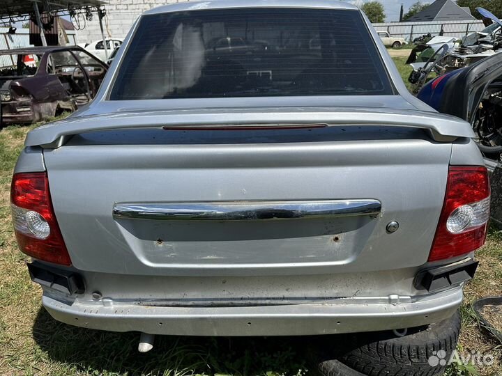 Приора крышка богажника седан