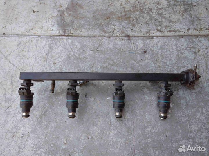 Рампа топливная Бмв е34 м43 1.8