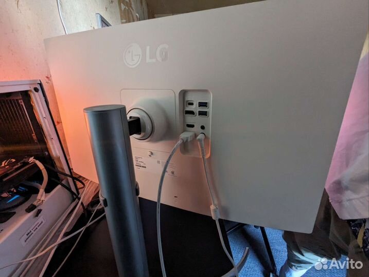 Монитор LG 27up850 - w 4K UHD