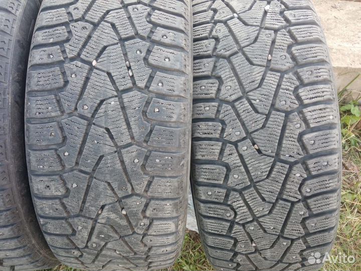 Pirelli Ice Zero 215/50 R17