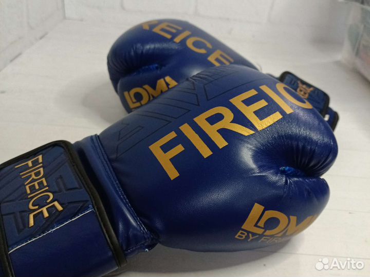 Боксерские перчатки
