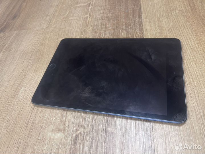 iPad mini 5; 64gb; wifi; A2133