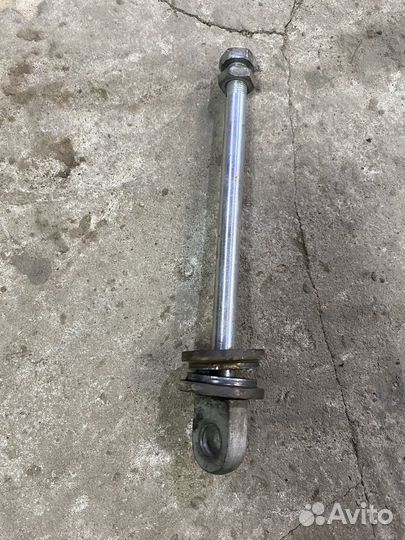 Болт крепрения коляски иж