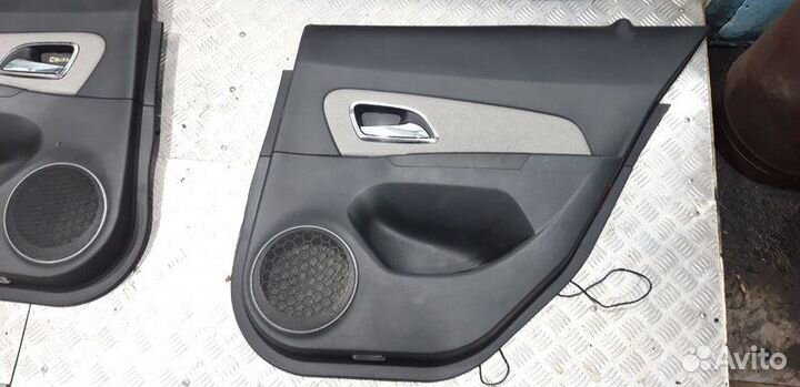 Комплект обшивок дверей Chevrolet Cruze J300