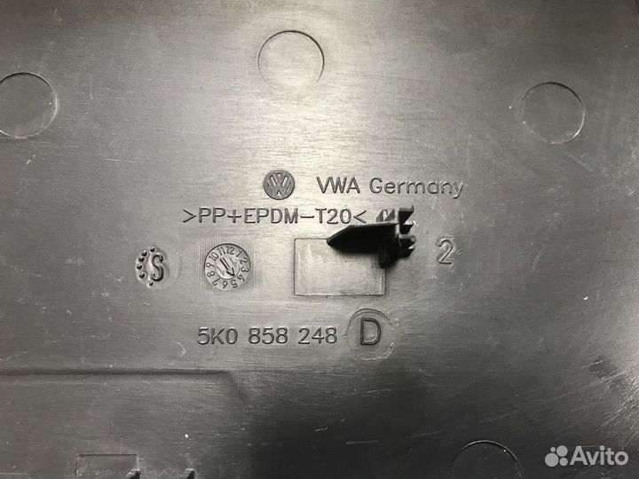 Накладка торпеды боковая Гольф 6