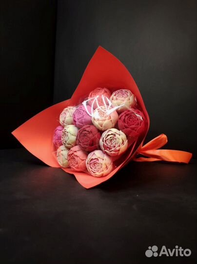 Букет - 13 Пионов из Настоящего Шоколада