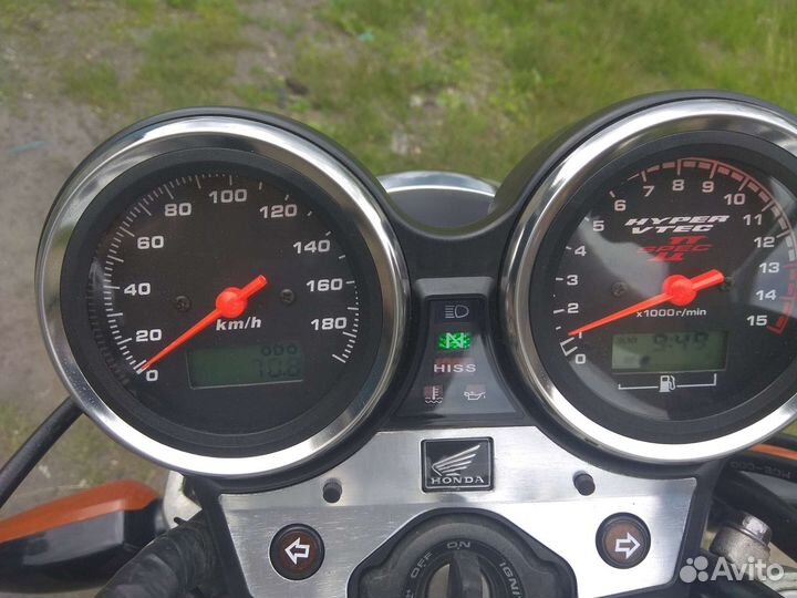 Honda CB 400 vtek 2