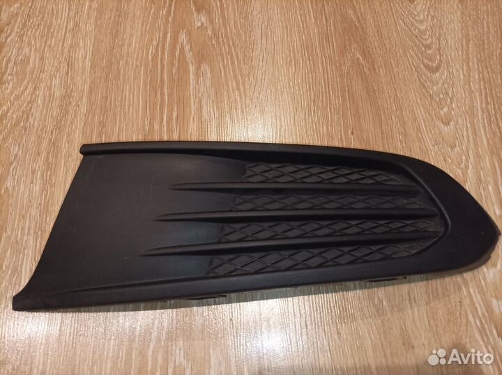 Заглушка бампера Фольксваген поло левая