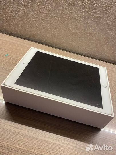 Apple iPad 6-го поколения 2018 Wi-Fi + Cellular