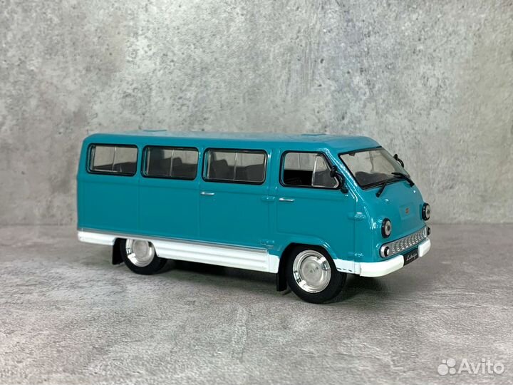 Масштабная модель авто раф-977 дм «Латвия» 1:43