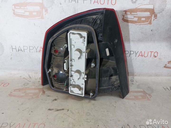 Фонарь задний правый Skoda Octavia A5 лифтбек