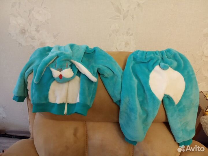 Теплый костюм зайчика, на весну-осень