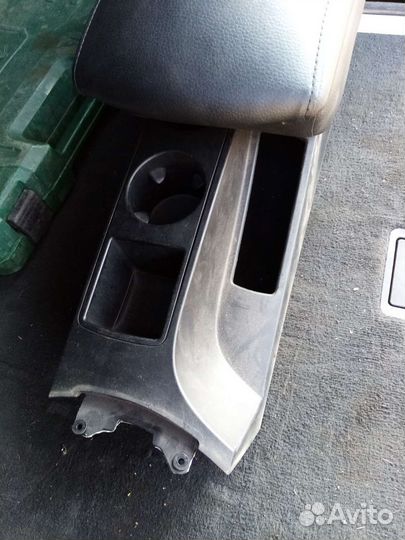 Подлокотник BMW E83