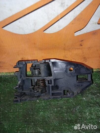 Ручка двери внутренняя задняя правая Mitsubishi