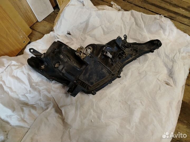 Фары на Toyota rav 4