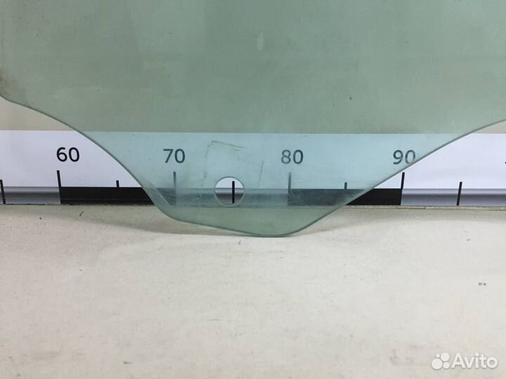 Стекло двери передней левой Volkswagen Touareg 7L