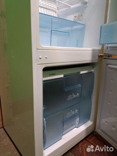 Холодильник двухкамерный бу Веко