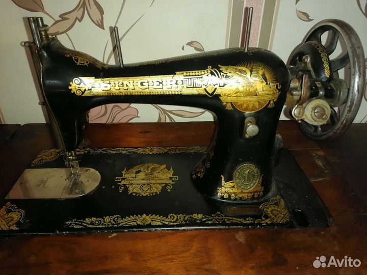 Швейная машинка зингер