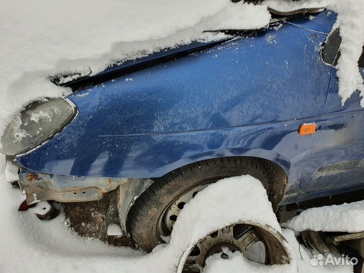 Крыло переднее левое Renault Megane Scenic 1 сцени