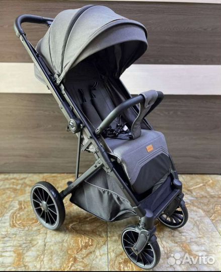 Новая коляска с перекидной ручкой Luxmom H2