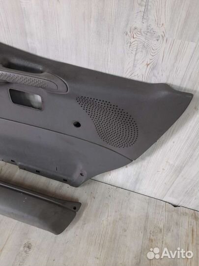 Обшивка двери левая Ford Transit 94-00