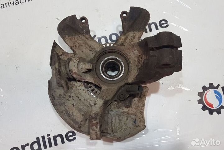 Кулак поворотный передний правый Volkswagen Bora