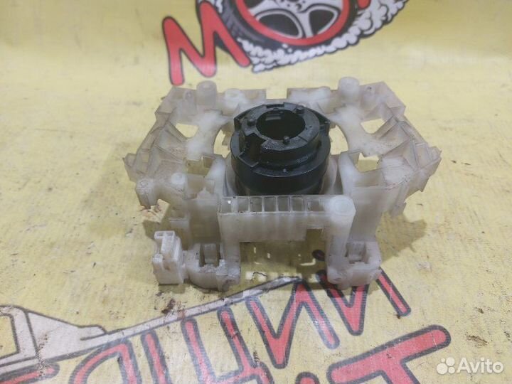 Кронштейн подрулевых Mitsubishi Lancer X 10 1.8