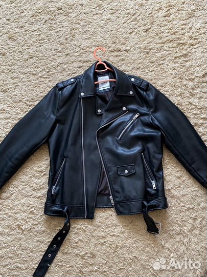 Кожаная куртка pull and bear