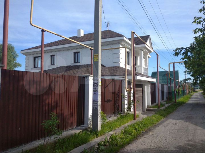 Дом 293 м² на участке 9,3 сот.